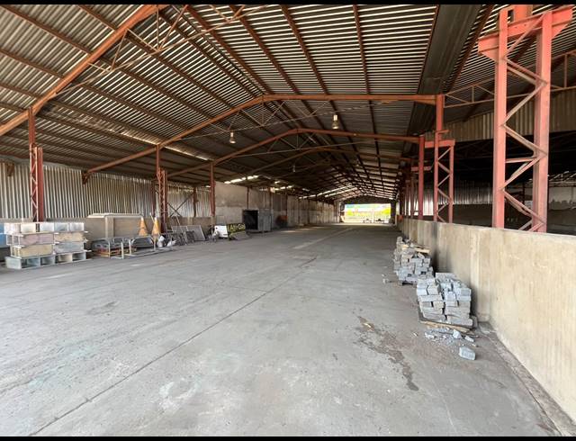 9,300M² WAREHOUSE FOR SALE IN VULCANIA
